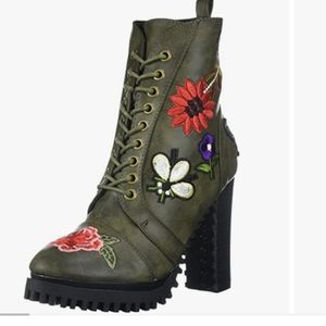 Penny love's Kenny Black combat boots with patches
